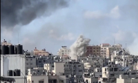 قصف مكثف على قطاع غزة واشتباكات في عدة محاور